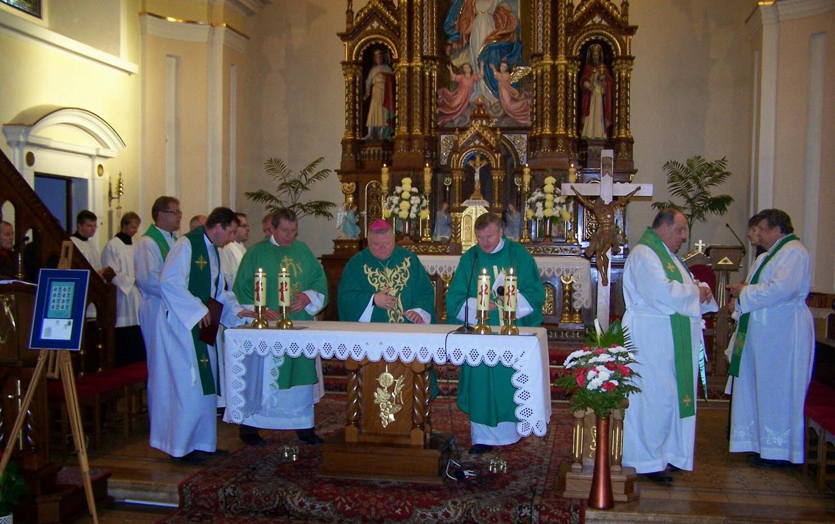 Inaugurácia poštovej známky v Chynoranoch