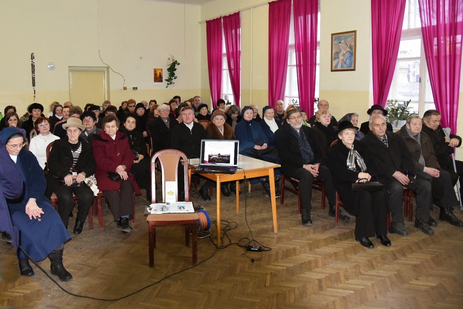 Stretnutie všetkých, ktorí prijímajú do svojho domu Pannu Máriu Zázračnej medaily