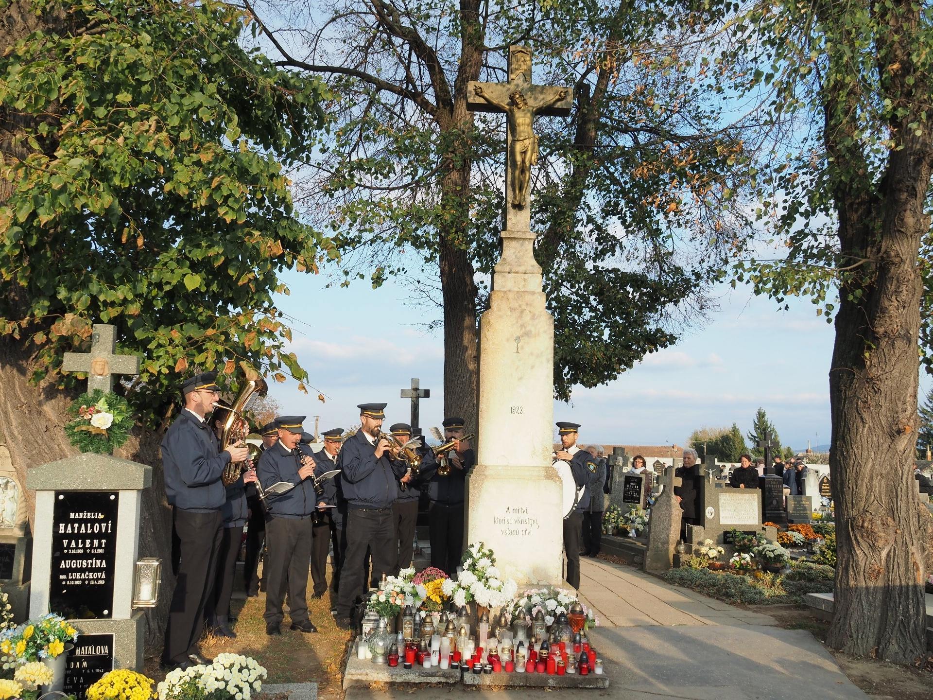 Spomienka na všetkých verných zosnulých - Dušičky